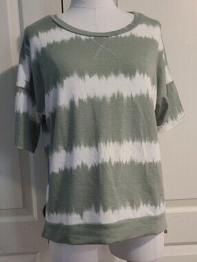 NWT Jenny Boston Green And White Tie Dye Tee Shirt